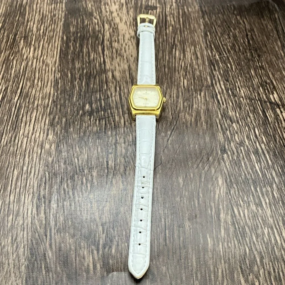VINTAGE Casio LQ-310 Women's Quartz Watch Silver 23mm Case Rare- New Battery